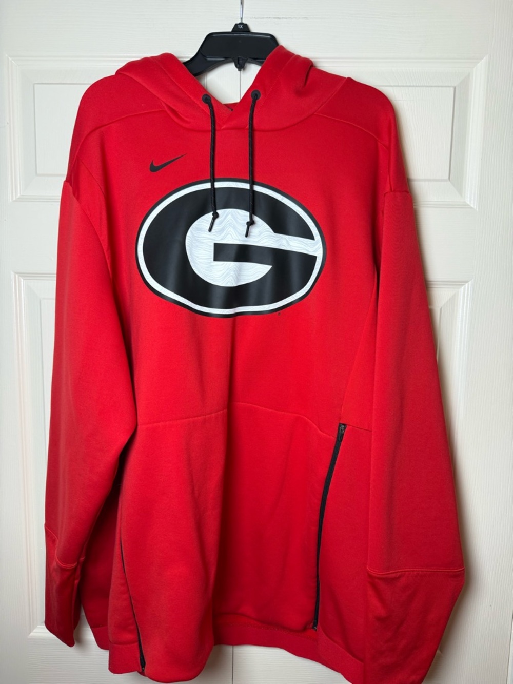 Nike Men's Georgia Bulldogs Red Club Fleece Primary Logo Pullover Hoodie